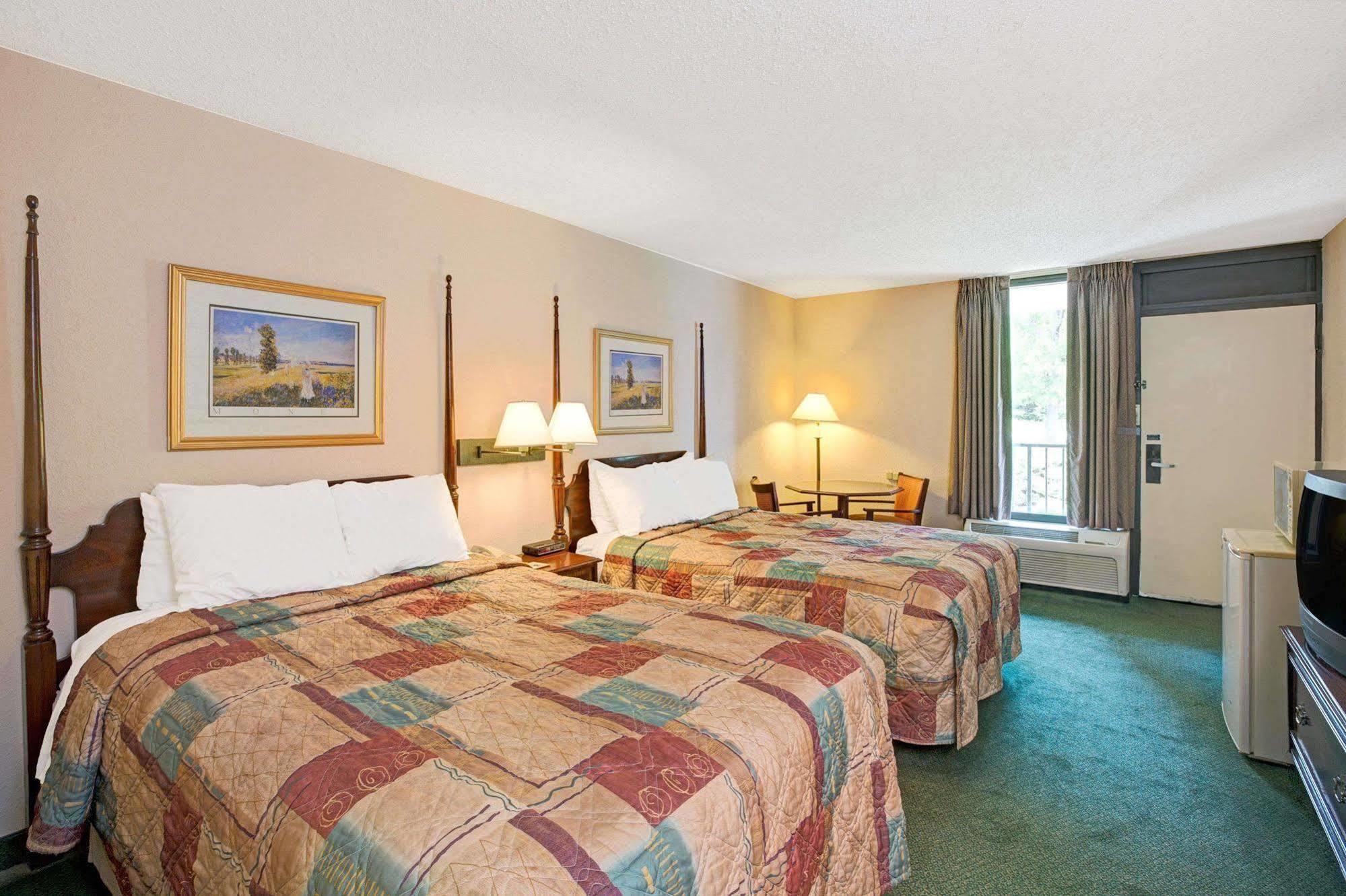 Days Inn Lake Norman コーネリアス エクステリア 写真